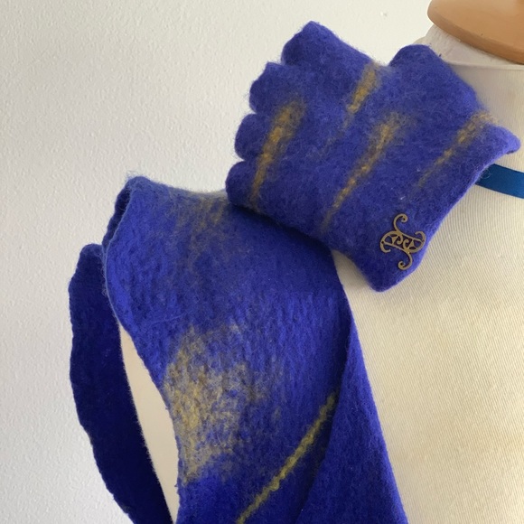 ✨Exclusive one of a kind eco-friendly vest&gloves✨ - Picture 6 of 8